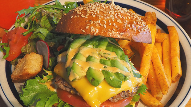 アボカドチーズバーガー